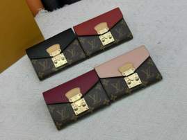 Picture of Louis Vuitton Wallets _SKUfw221093935fw